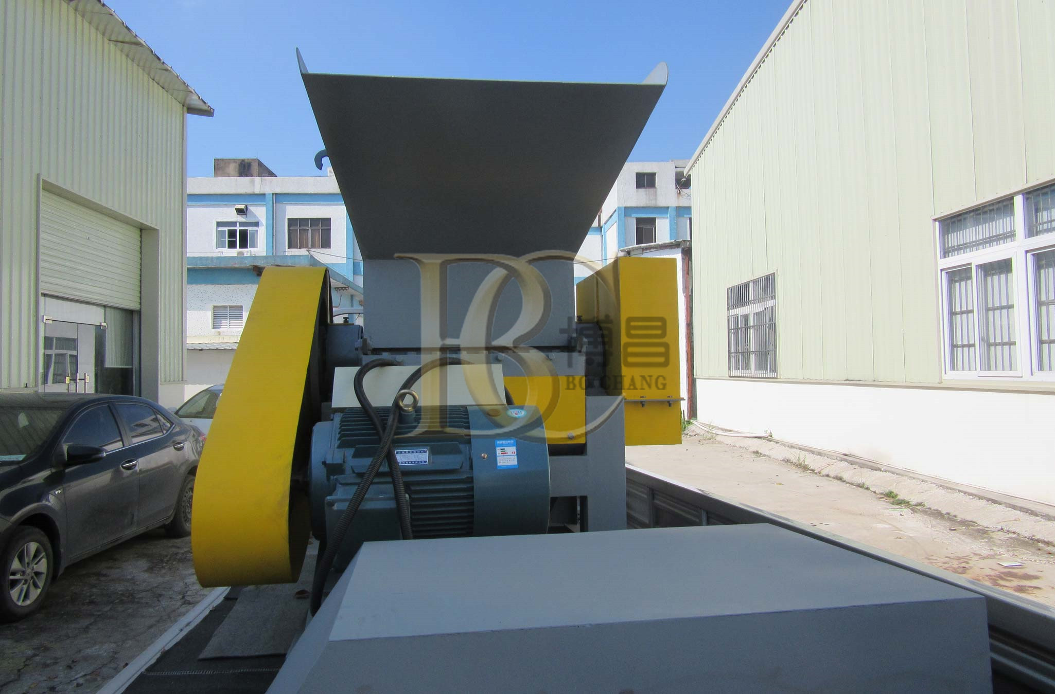 注塑加工廠用什么破碎機設(shè)備好，投資成本多少